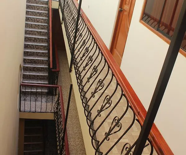 Hostal Mama K'Illa Inn Ollantaytambo